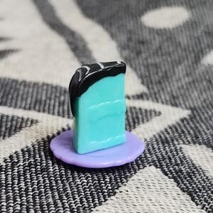 Monster High Doll G3 Coffin Bean Cafe Replacement Blue Plate Cake Slice Bakery